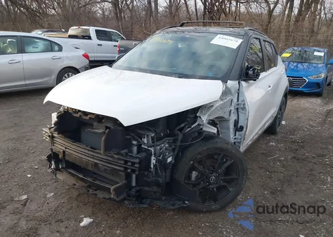 2023 Nissan Kicks Sr Xtronic Cvt z USA, uszkodzony, nr VIN 3N1CP5DVXPL470192